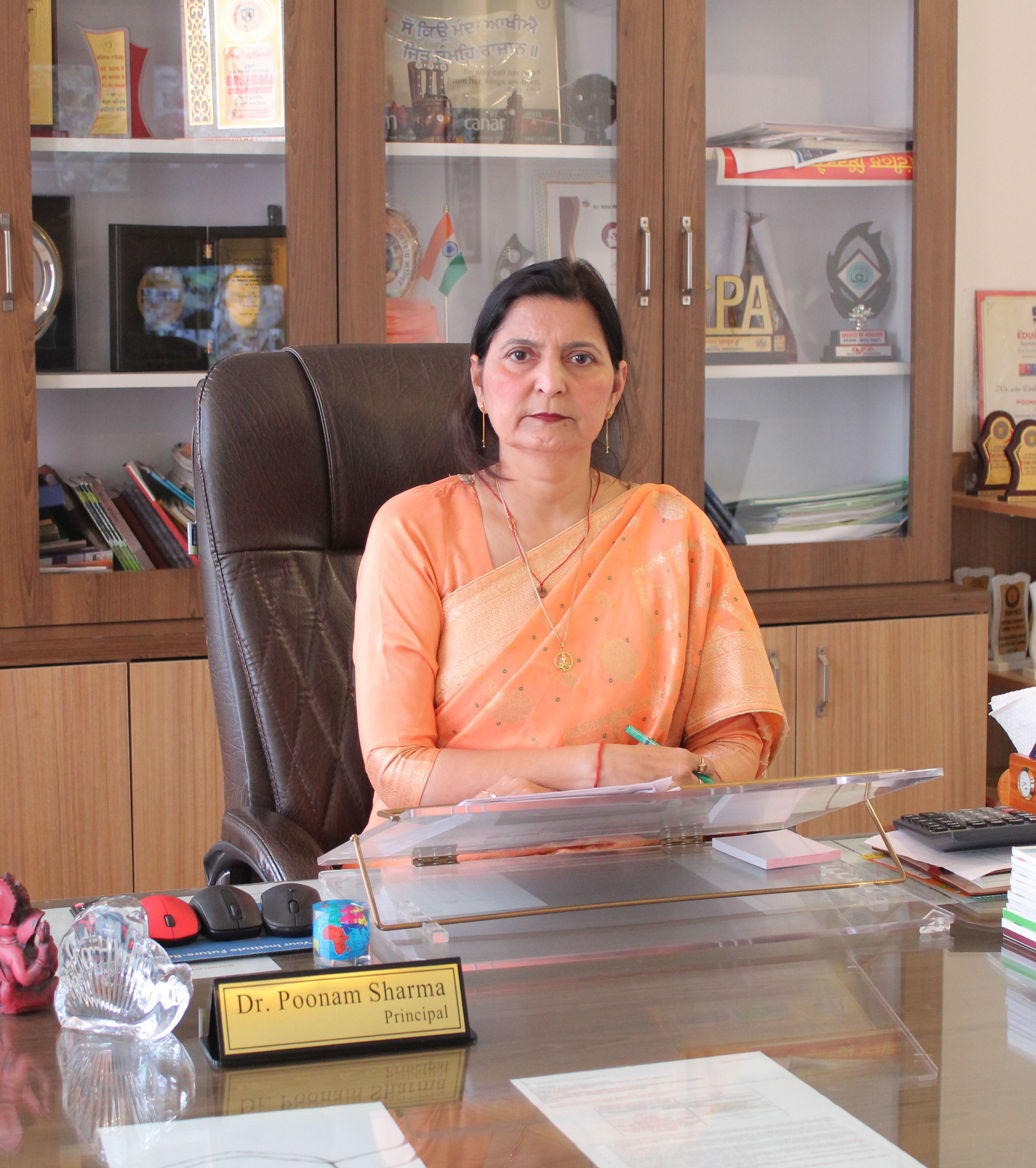 f3Bww drpoonam sharma principaljpg